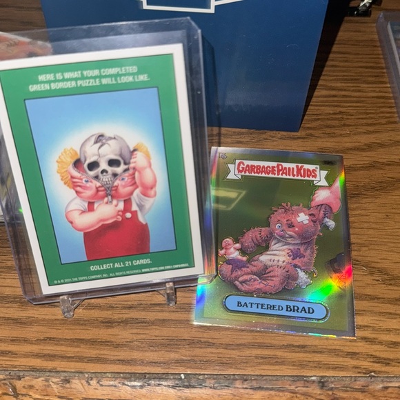 GarbagePale Kids - 2021 cracked foil, “Salvatore Dolly” voodoo doll - Picture 3 of 3